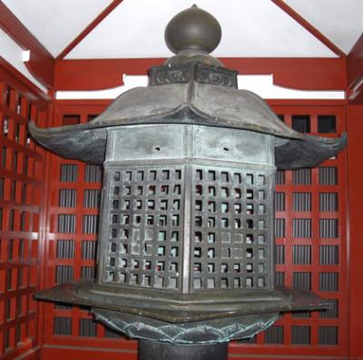 日光 二荒山神社の「日光化け灯篭」 日光 二荒山神社の「日光化け灯篭」