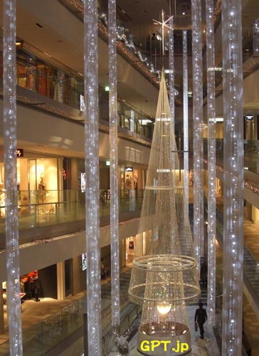 原宿のイルミネーションが11年ぶりに復活したが、ヒルズの面白くきれいな写真 原宿のイルミネーションが11年ぶりに復活したが、ヒルズの面白くきれいな写真