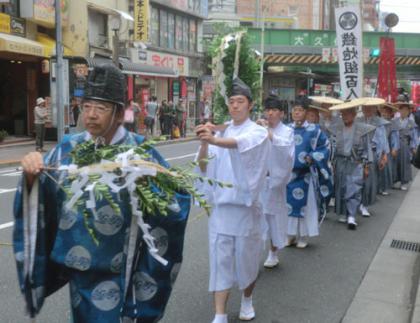 東京都新宿区百人町・鉄砲組百人隊の火縄銃射撃(2015IN西戸山公園野球場で火縄銃の射撃) 東京都新宿区百人町・鉄砲組百人隊の火縄銃射撃(2015IN西戸山公園野球場で火縄銃の射撃)